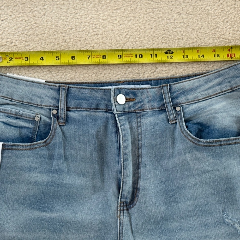 Tinseltown Junior Plus Distressed Jeans, Hi-Rise Flare, 16W - Picture 8 of 11